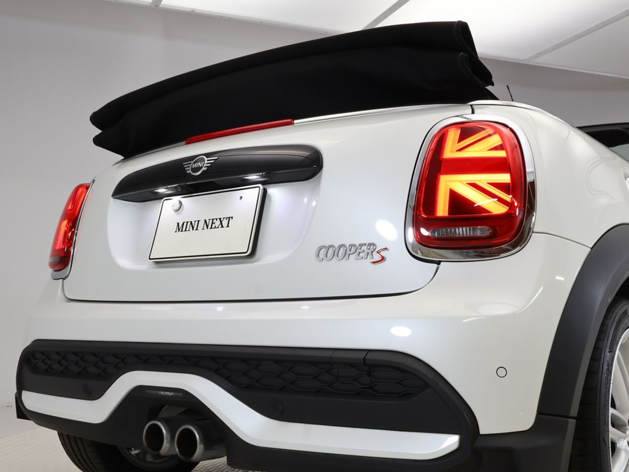 MINI Cooper S Convertible RHD