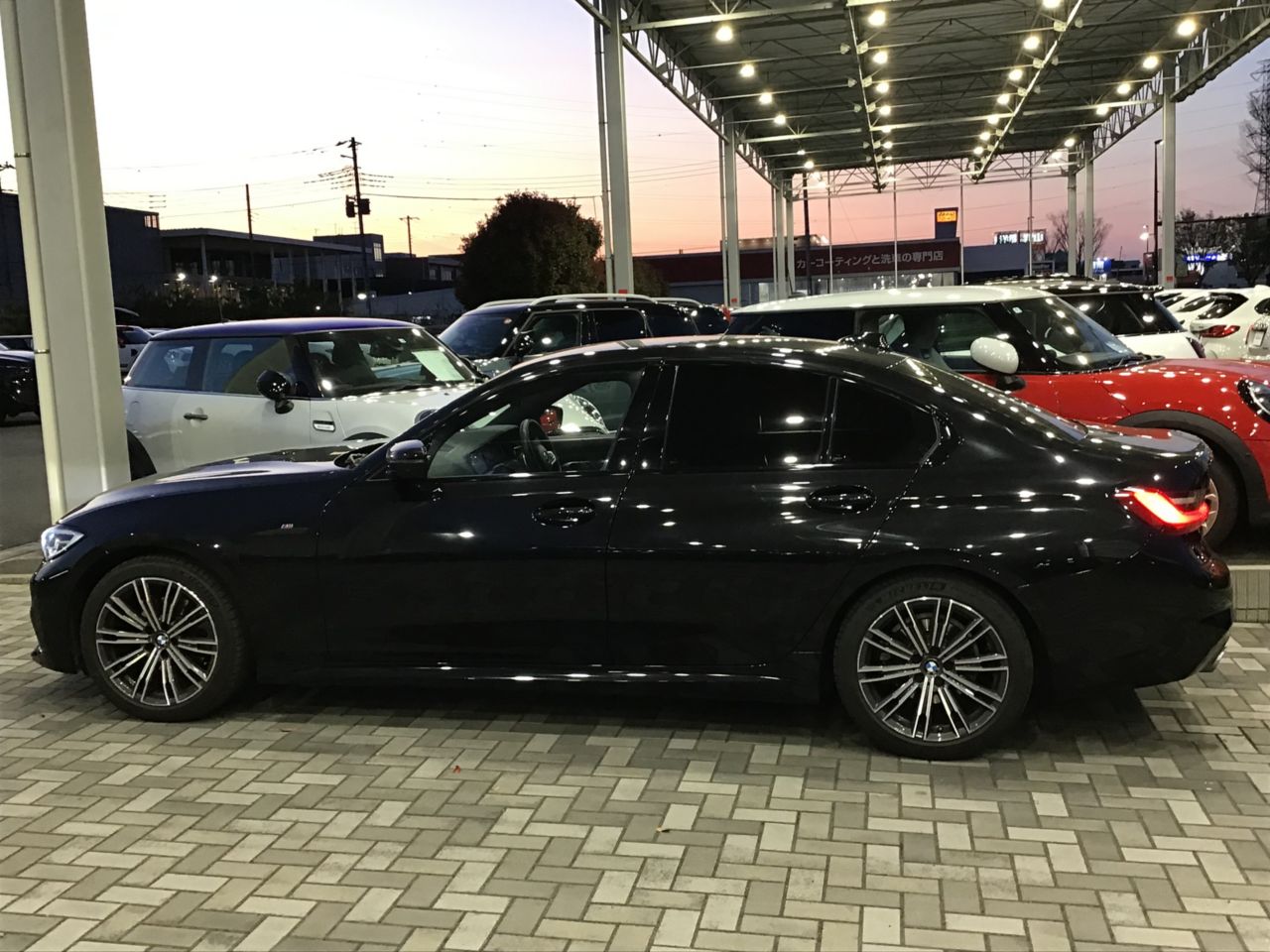 320i Sedan RHD