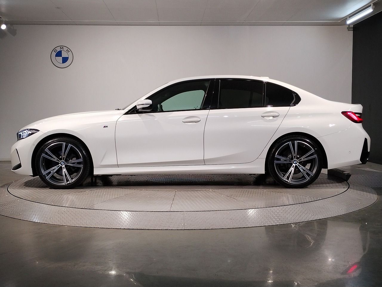 320d xDrive Berline RHD