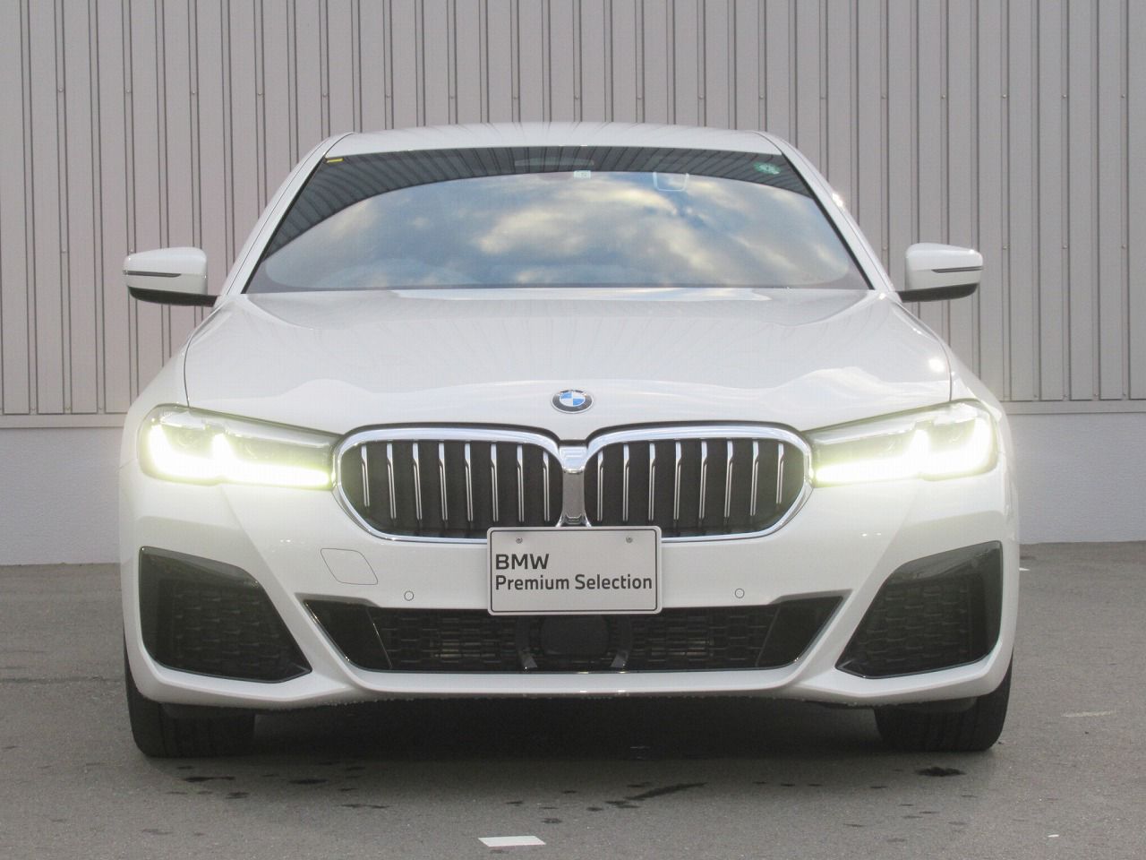 520d xDrive Sedan RHD