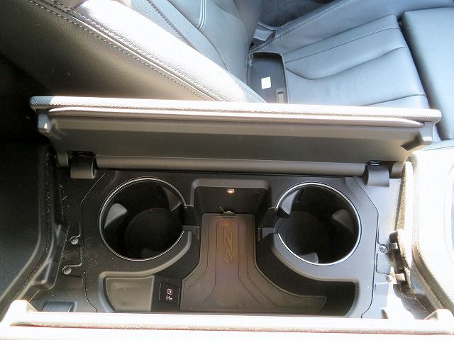G29 z4 sDrive20i RHD