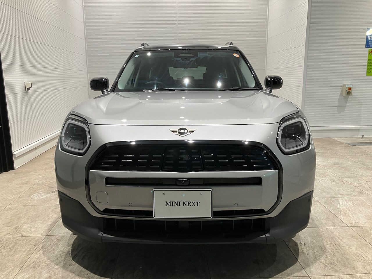 THE NEW ALL-ELECTRIC MINI COUNTRYMAN E