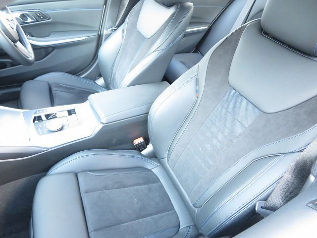 320d xDrive Berline RHD