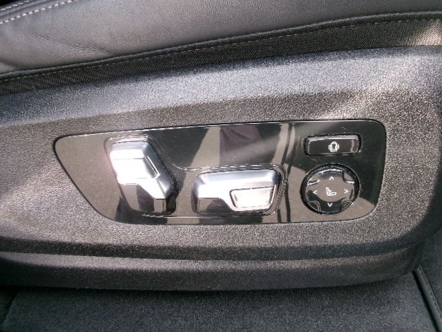 X7 xDrive40d RHD US