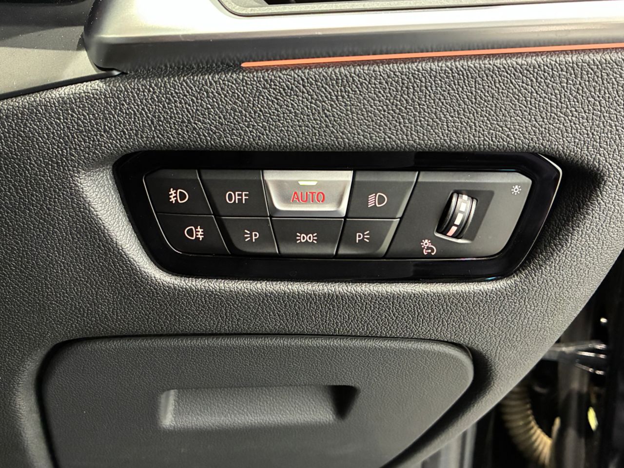 G21 330i Touring RHD