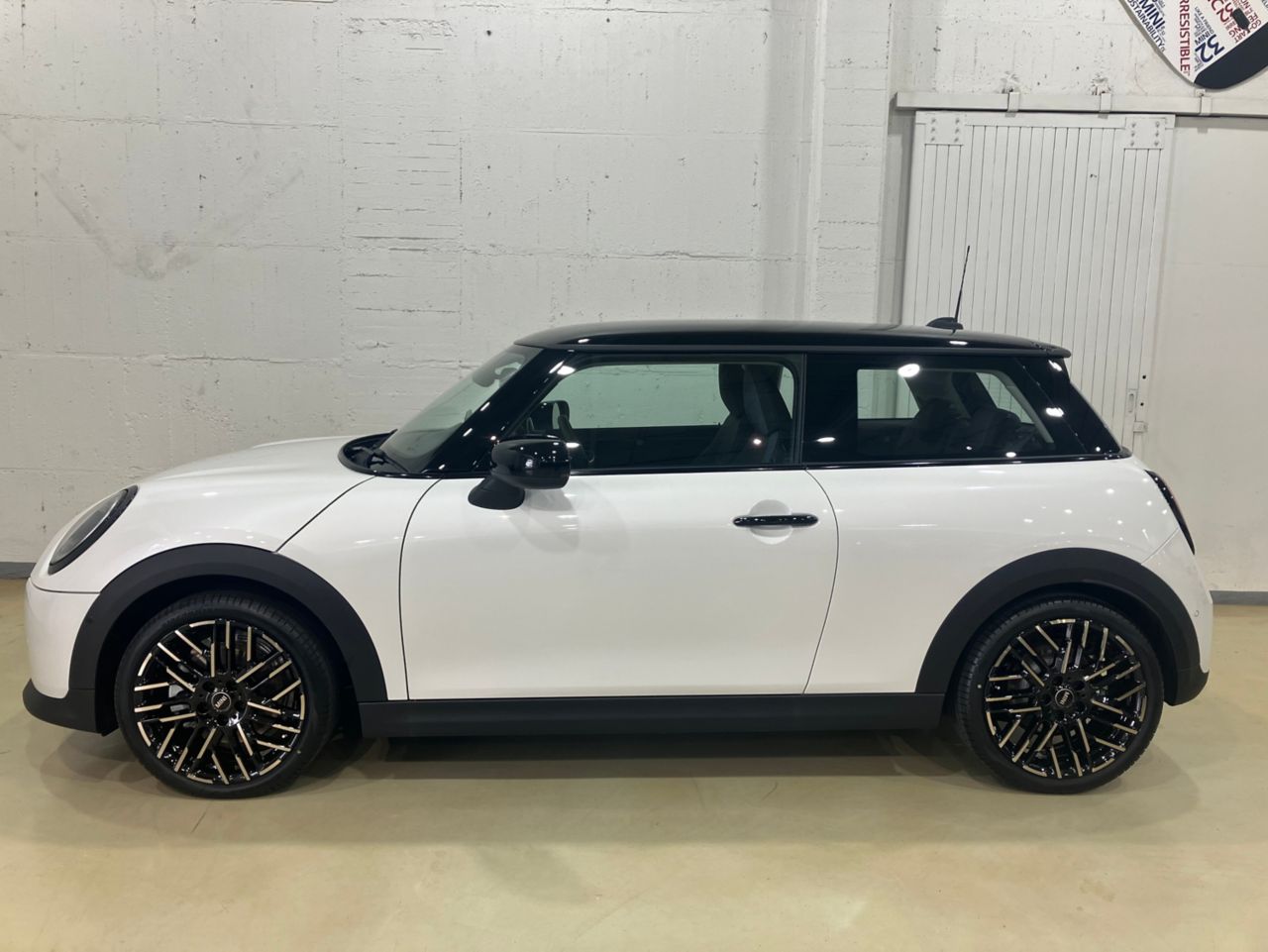 F66 MINI Cooper C 3Dr