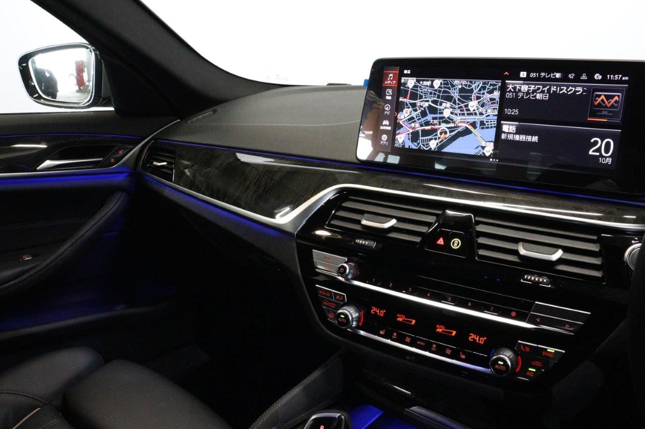 520d xDrive Sedan RHD