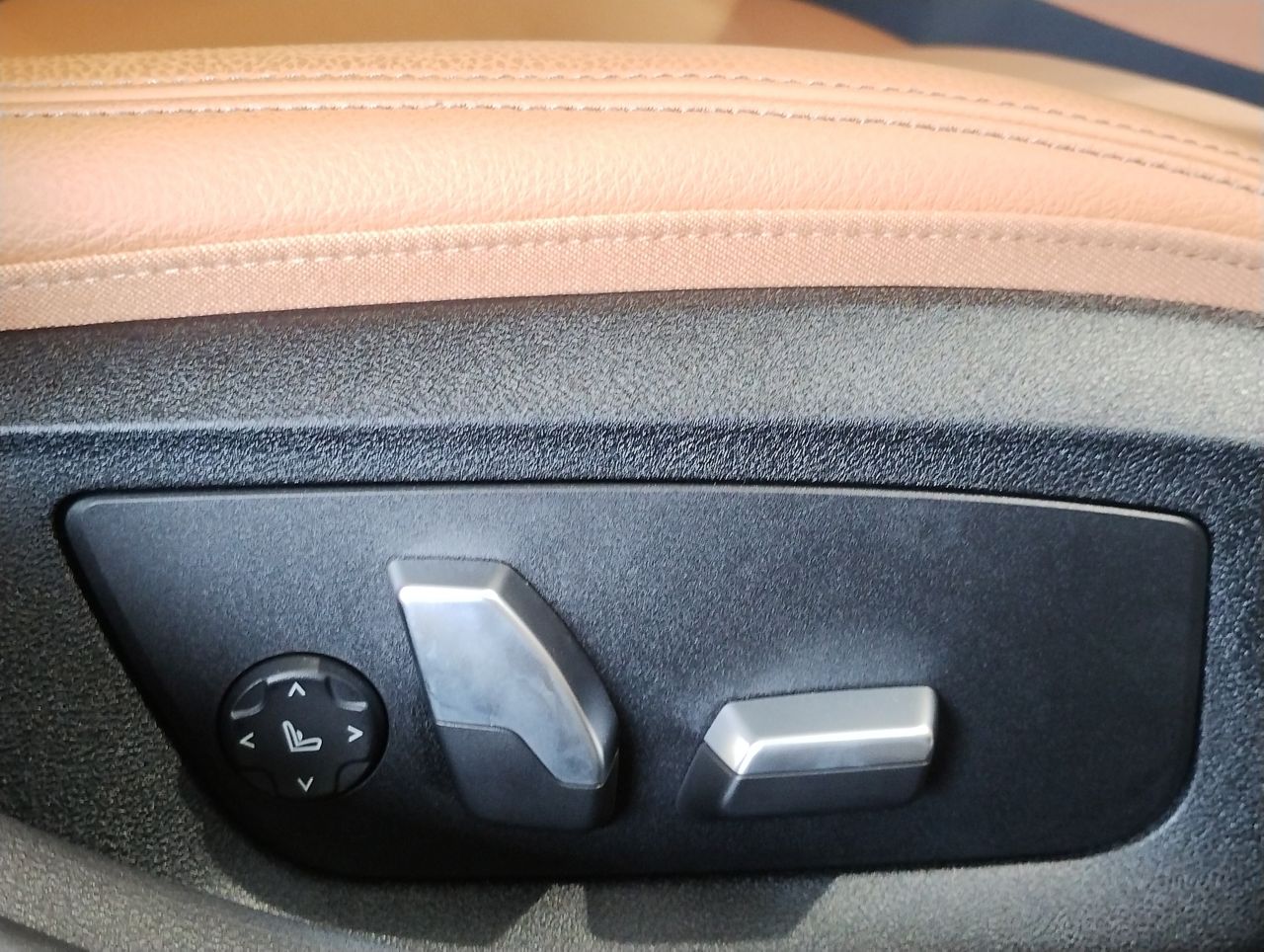 520d xDrive Sedan RHD