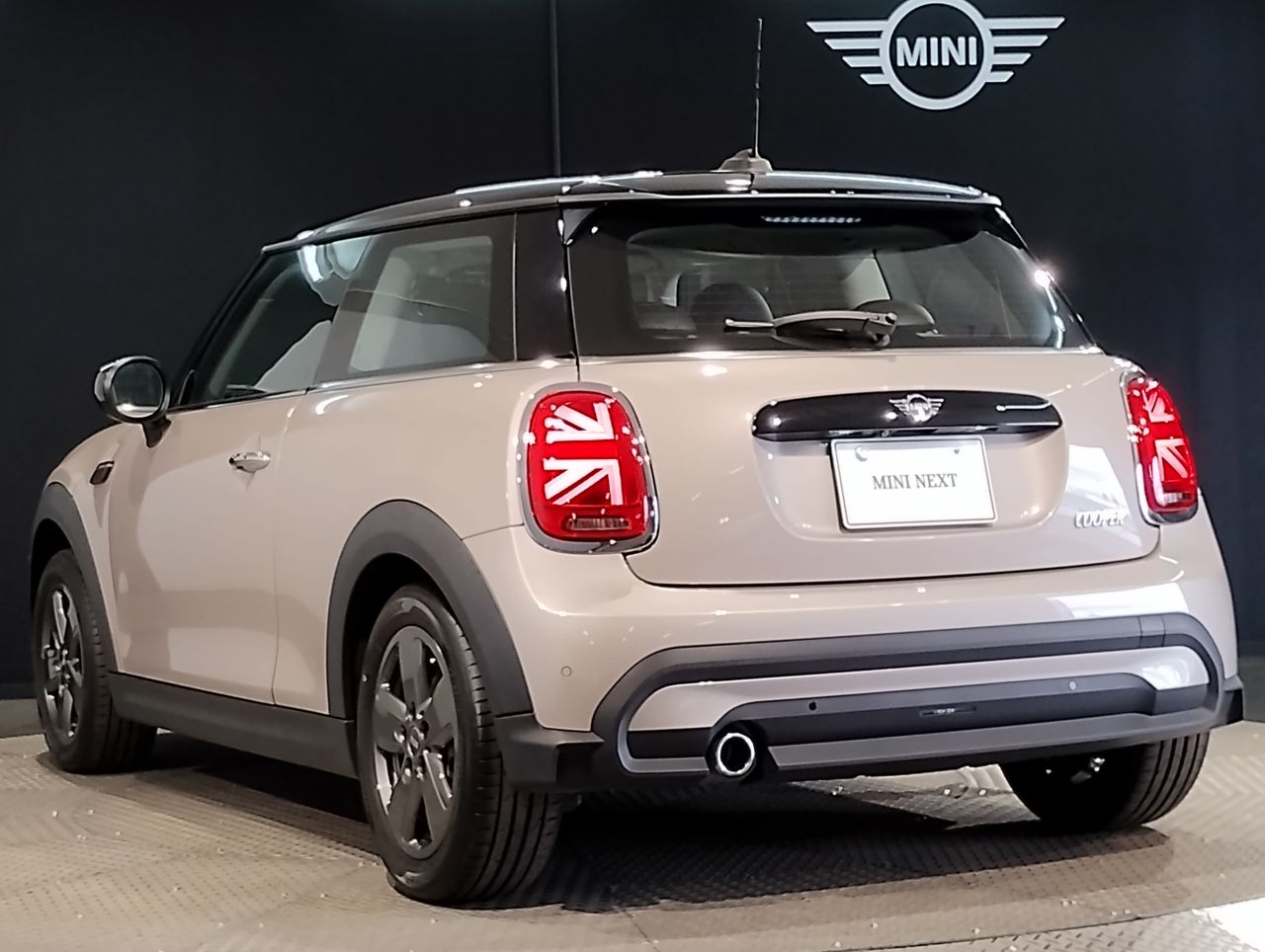 MINI Cooper F56 RHD