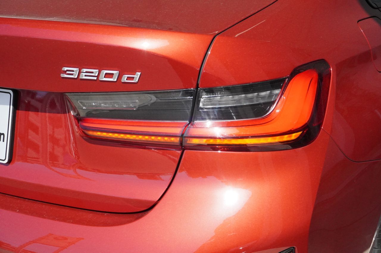 320d xDrive Berline RHD