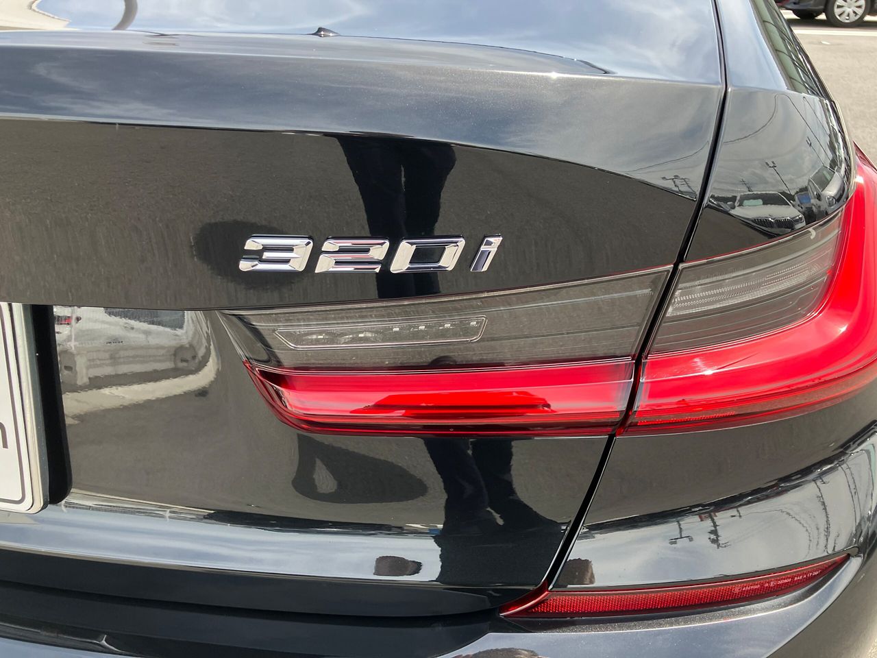 320i Sedan RHD