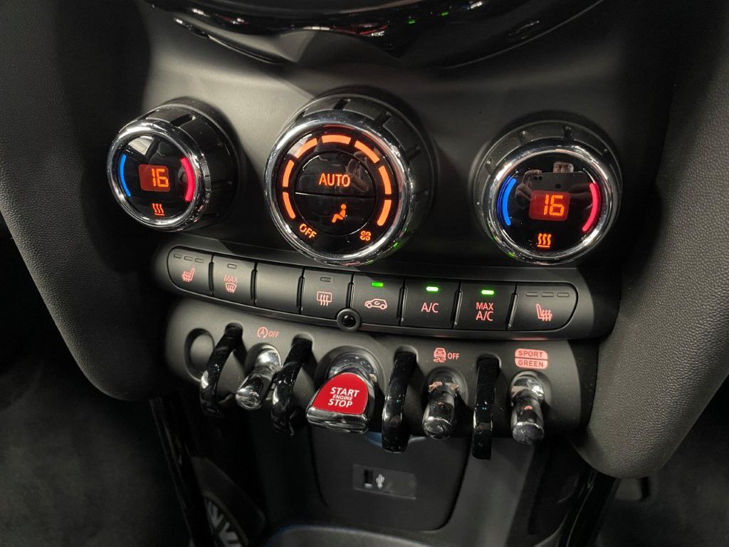 MINI Cooper F56 RHD