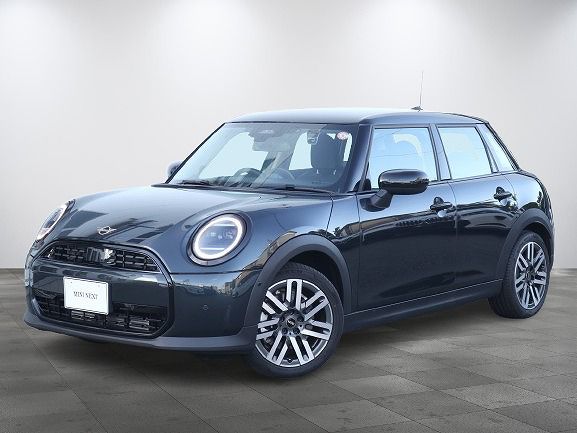THE NEW MINI COOPER (5 DOOR) C