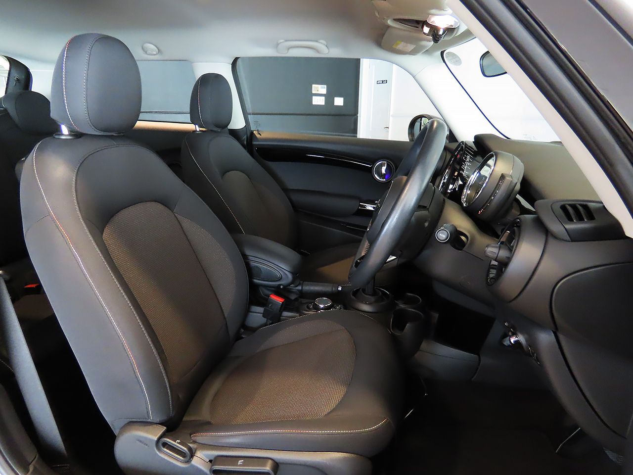 F56 MINI Cooper 3-Door Hatch LCI