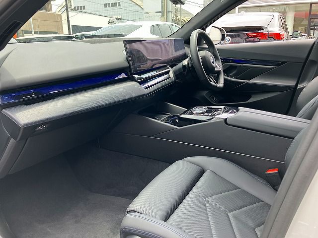 520i Sedan RHD