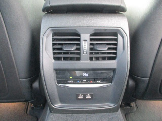 320d xDrive Berline RHD