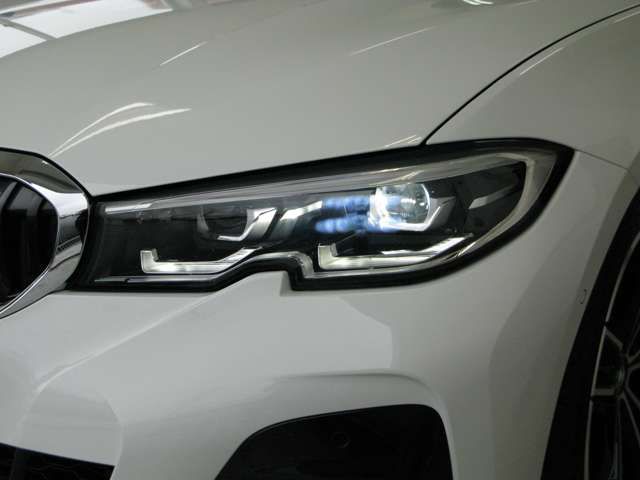 G20 320d xDrive RHD Saloon
