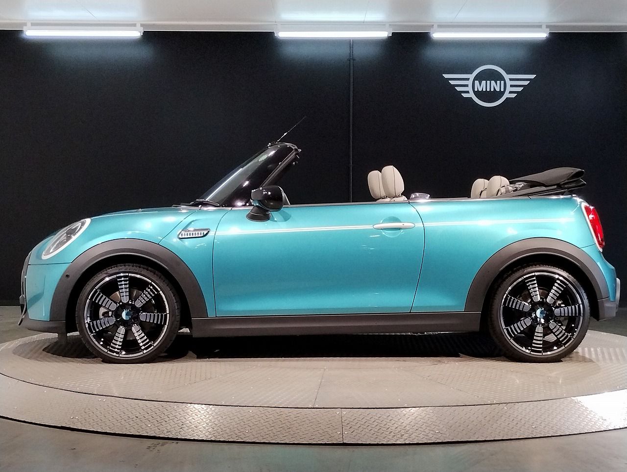 MINI Cooper S Convertible RHD