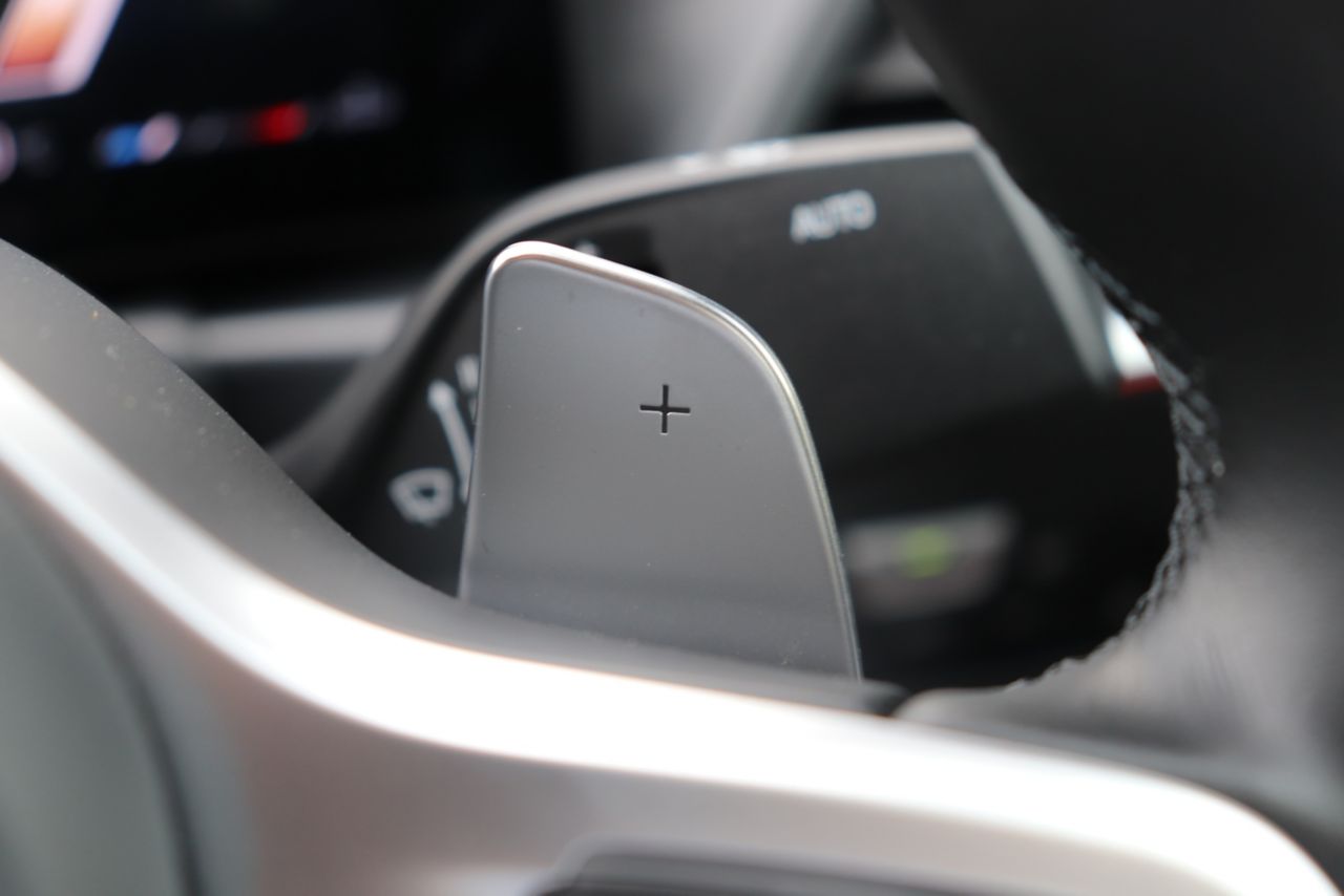 320d xDrive Berline RHD