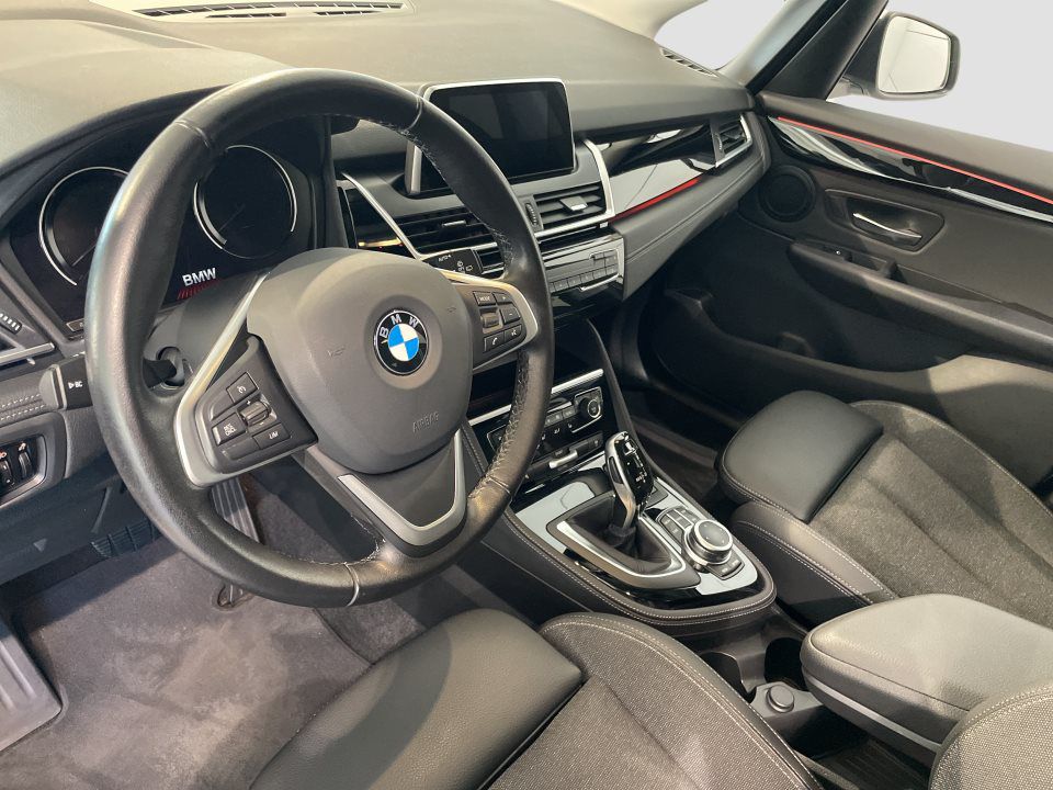 BMW 218