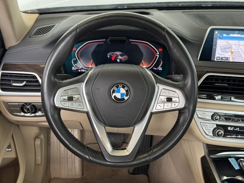 BMW 740