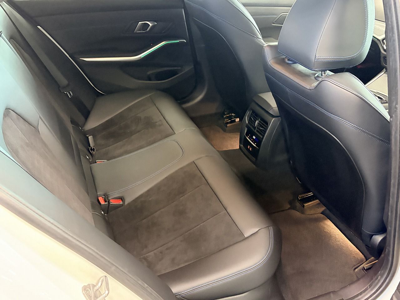 320d xDrive Berline RHD