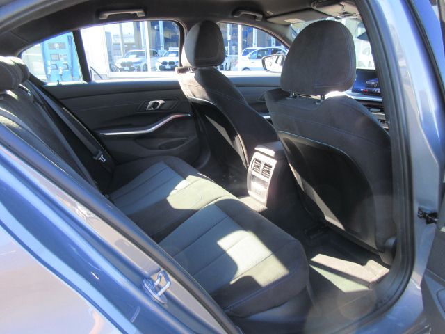320d xDrive Berline RHD