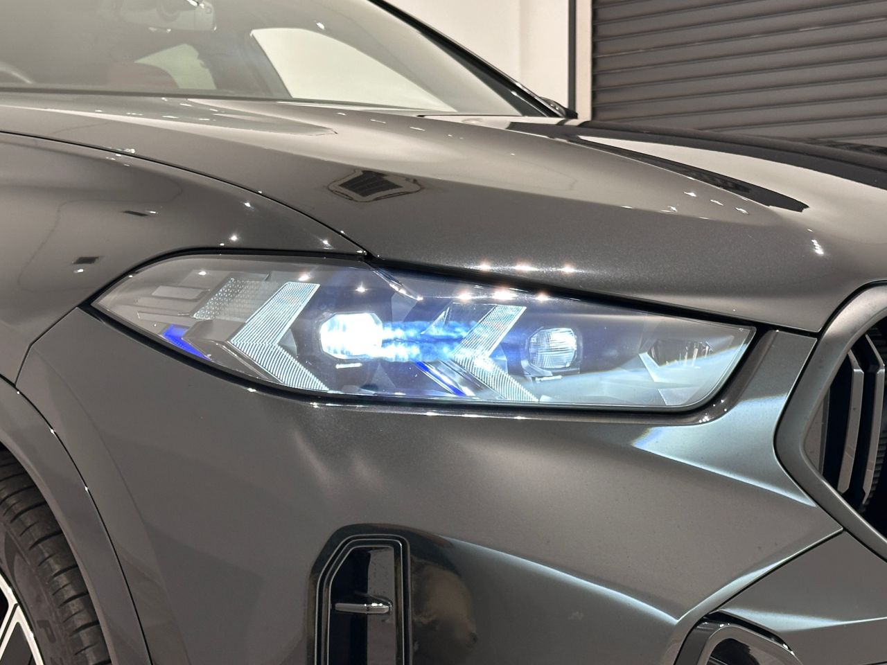 X6 M60i xDrive RHD