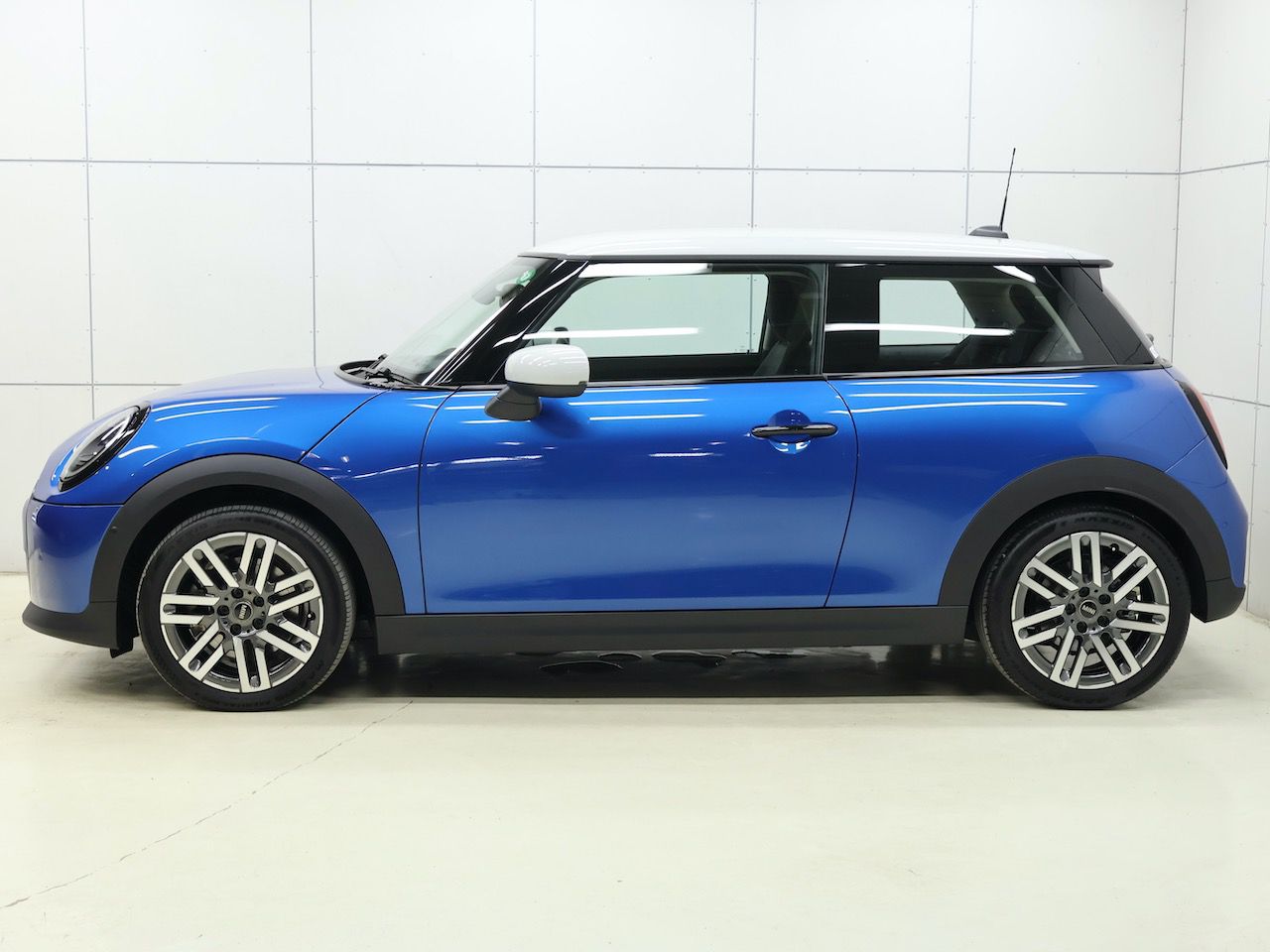 F66 MINI Cooper C 3Dr