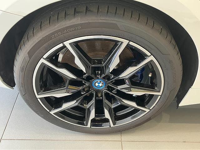 G26 i4 M50 RHD
