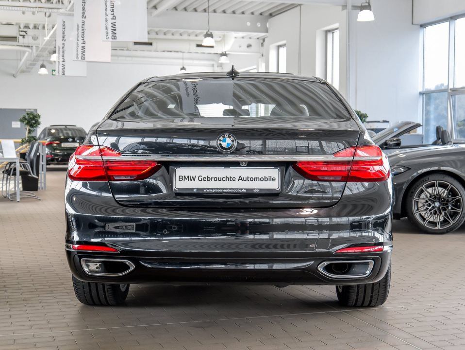 BMW 740