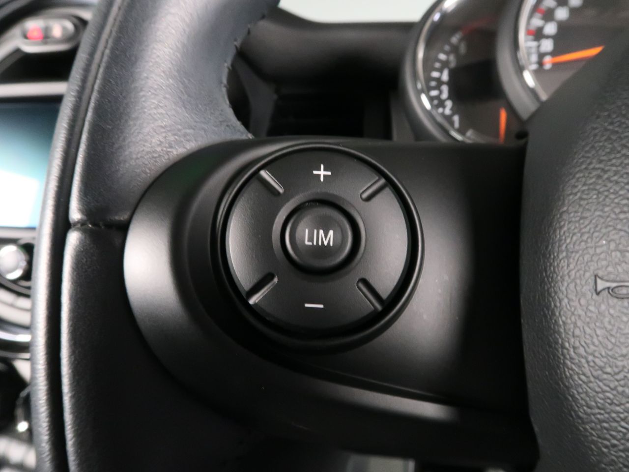 F56 MINI Cooper 3-Door Hatch LCI