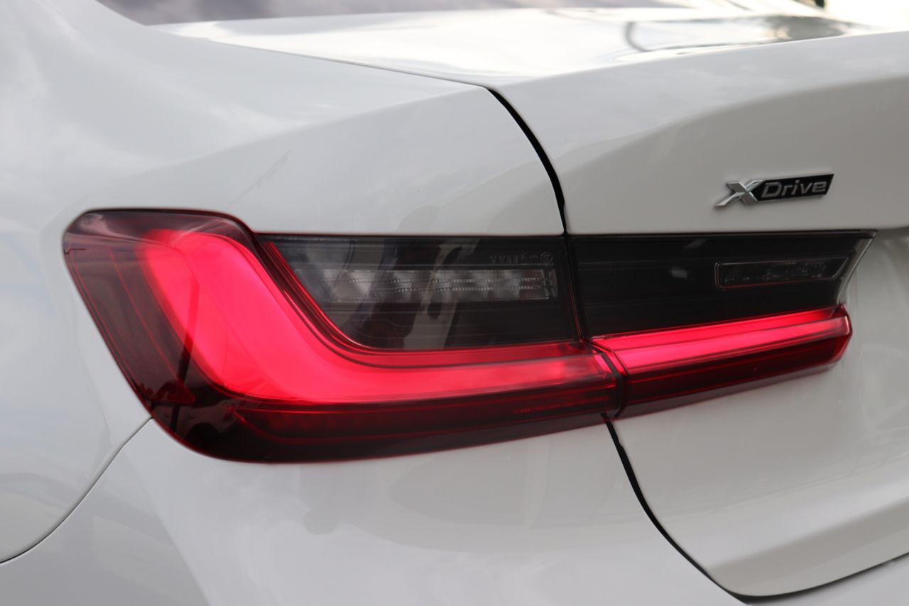 320d xDrive Berline RHD