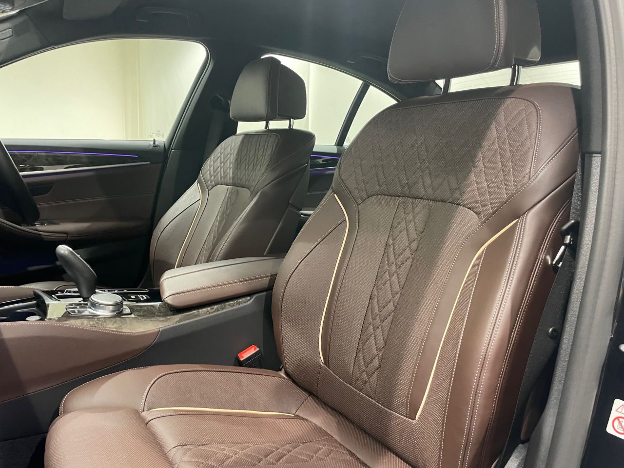 530e Sedan RHD