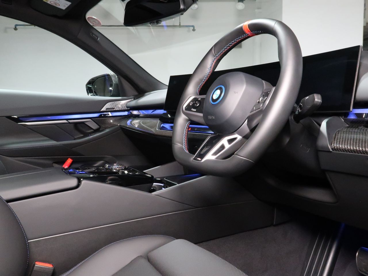 BMW i5 M60 xDrive Sedan RHD
