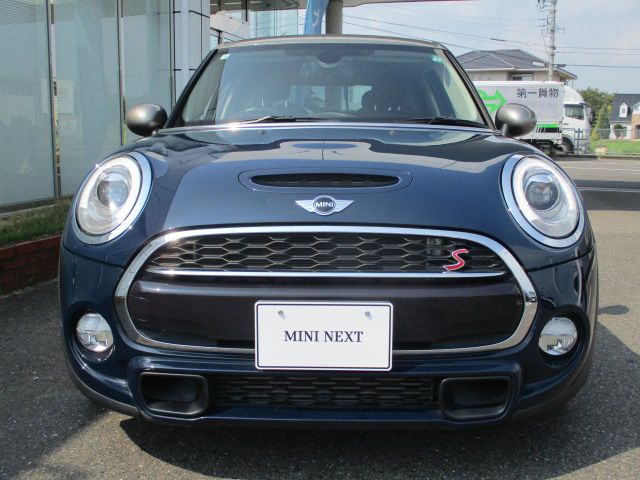F55 COOPER S D(AT)