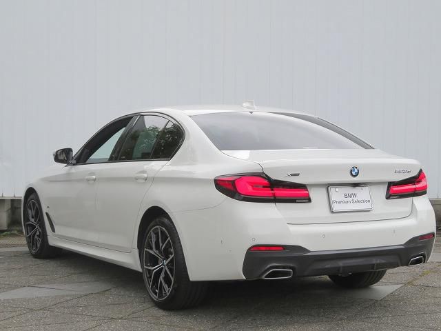 520d xDrive Sedan RHD