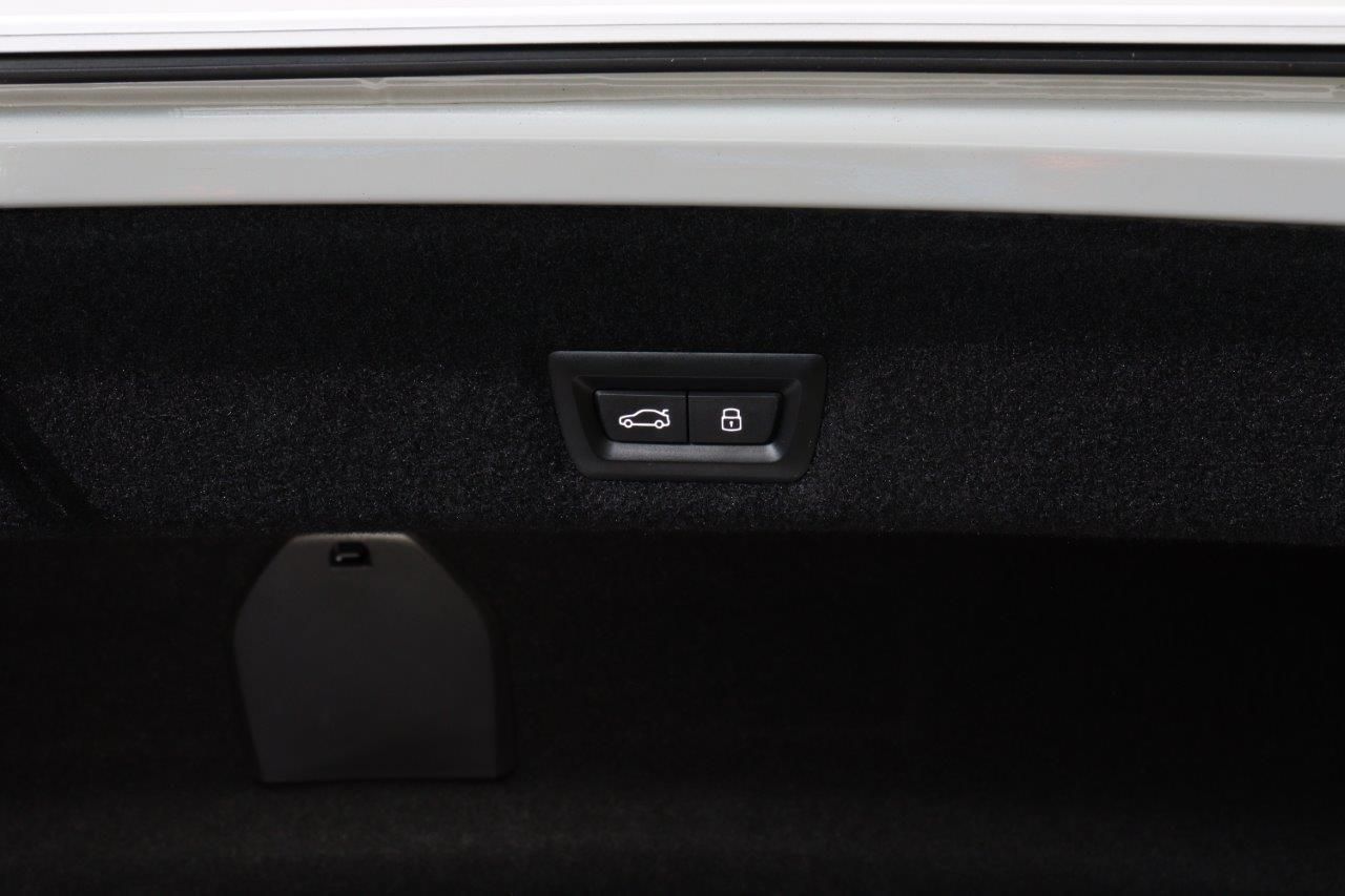 i7 xDrive60 Sedan RHD