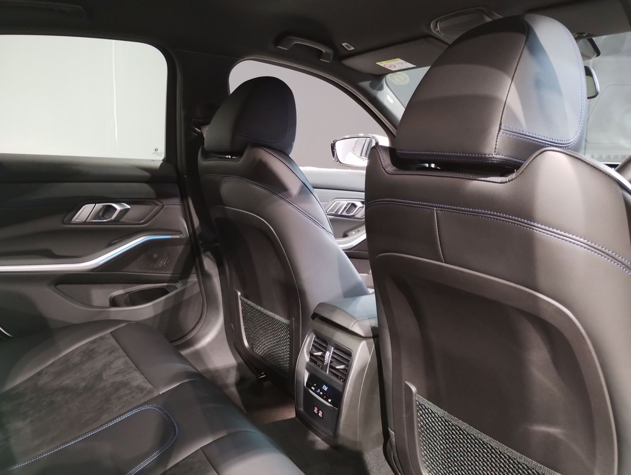 320d xDrive Berline RHD