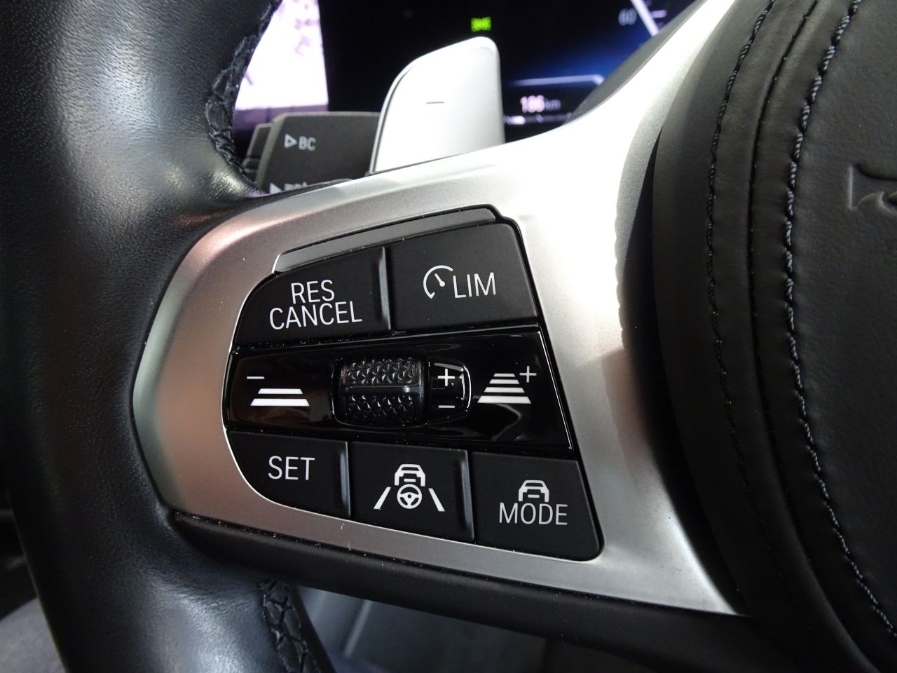 320d xDrive Berline RHD