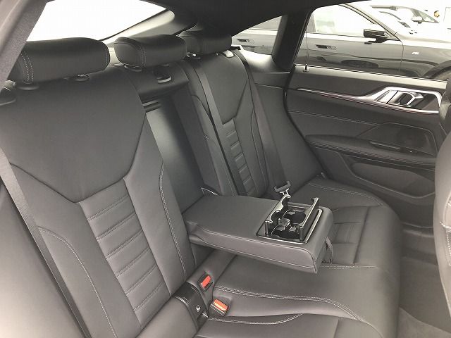 G26 i4 eDrive40 RHD