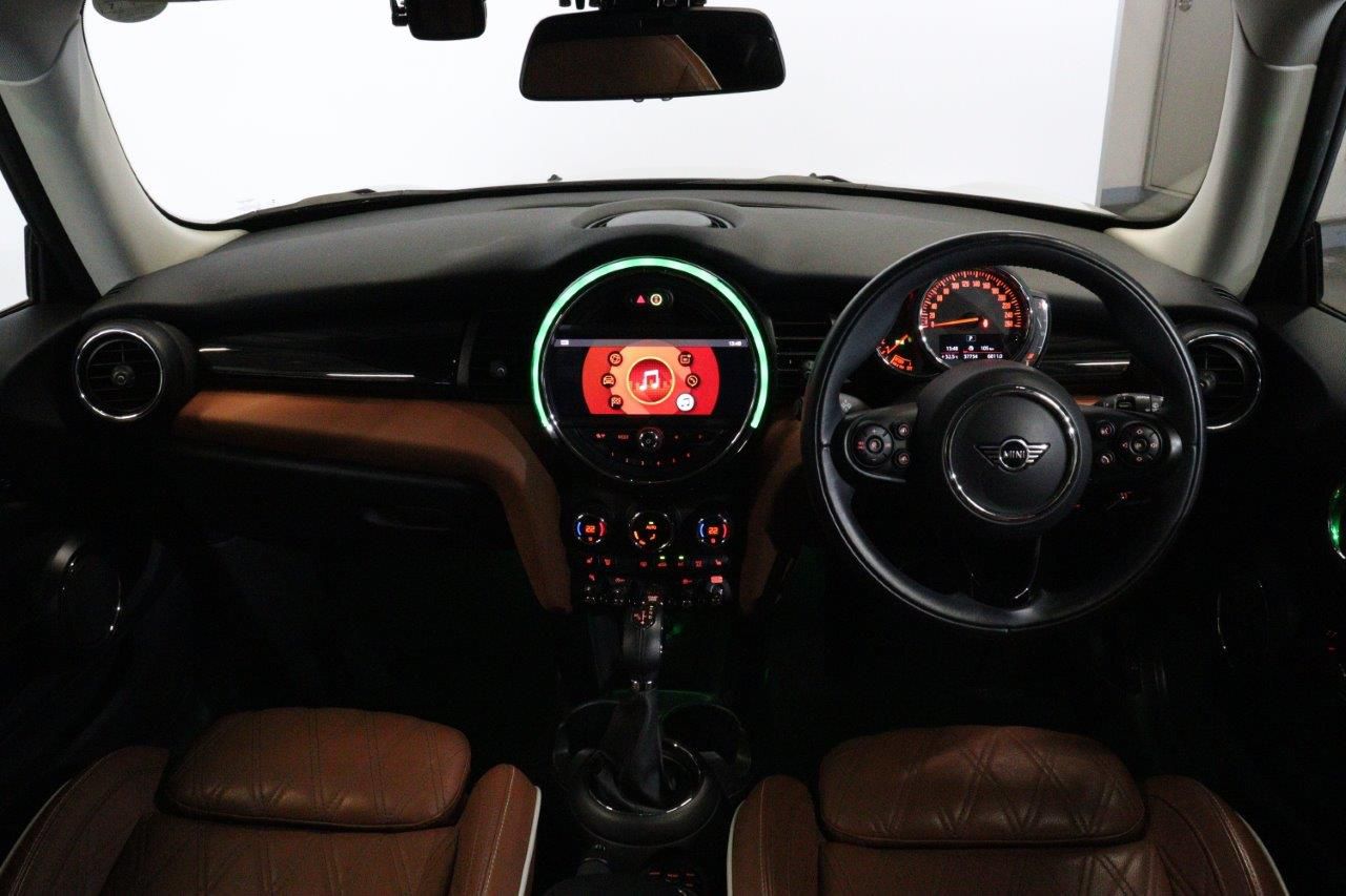 F56 COOPER S D(AT)