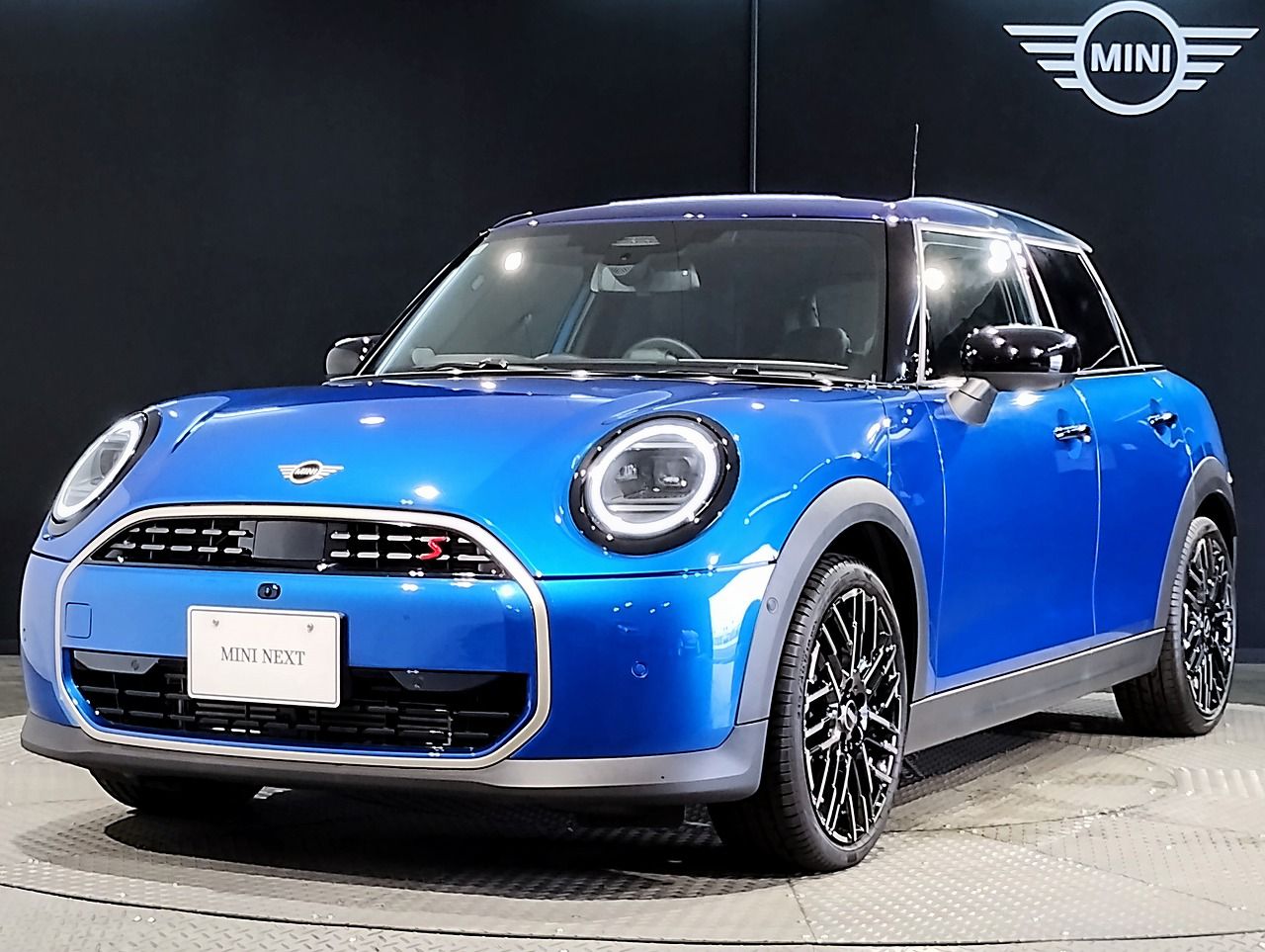 THE NEW MINI COOPER (5 DOOR) S