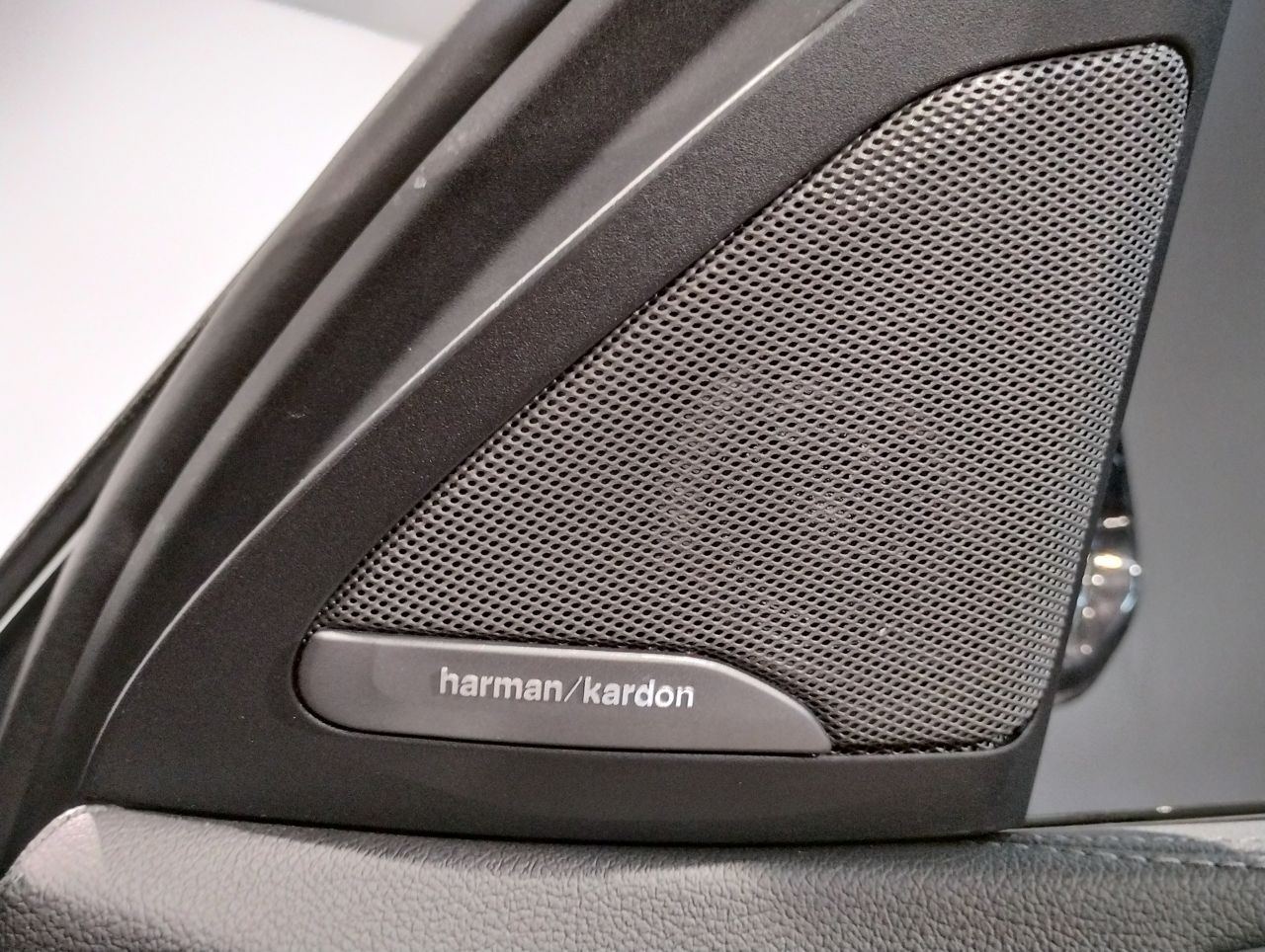 X* M50i RHD