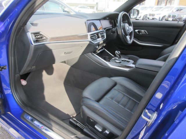 G20 320d xDrive RHD Saloon
