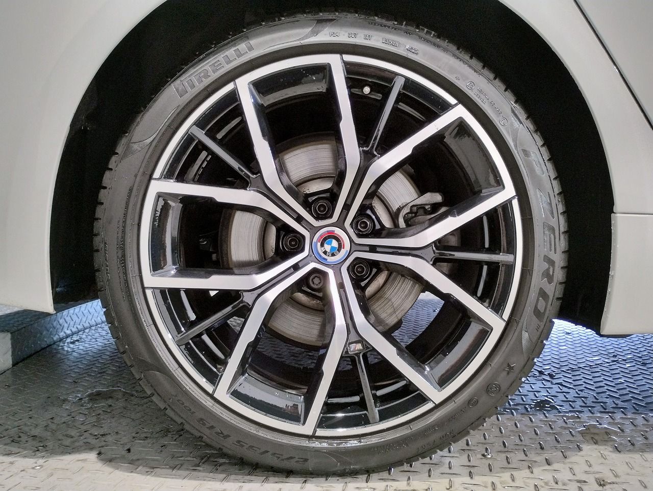 520d xDrive Sedan RHD