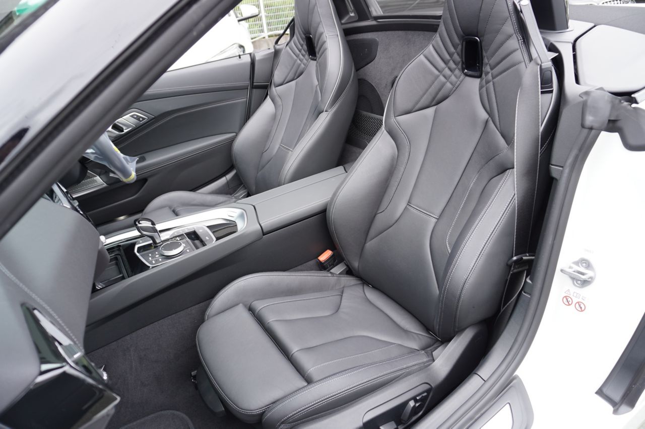 G29 z4 sDrive20i RHD