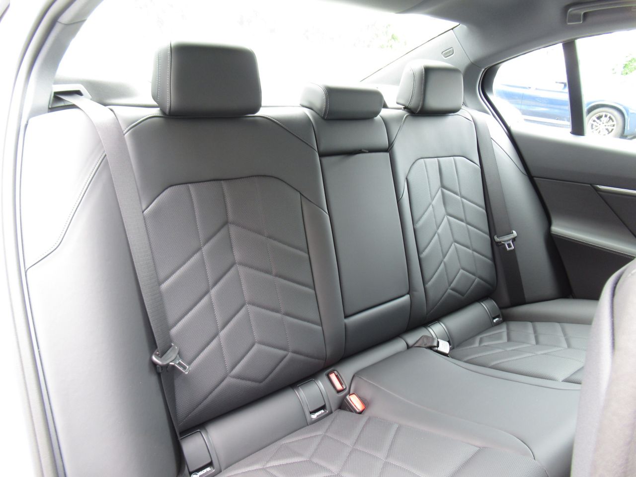 BMW i5 eDrive40 Sedan RHD