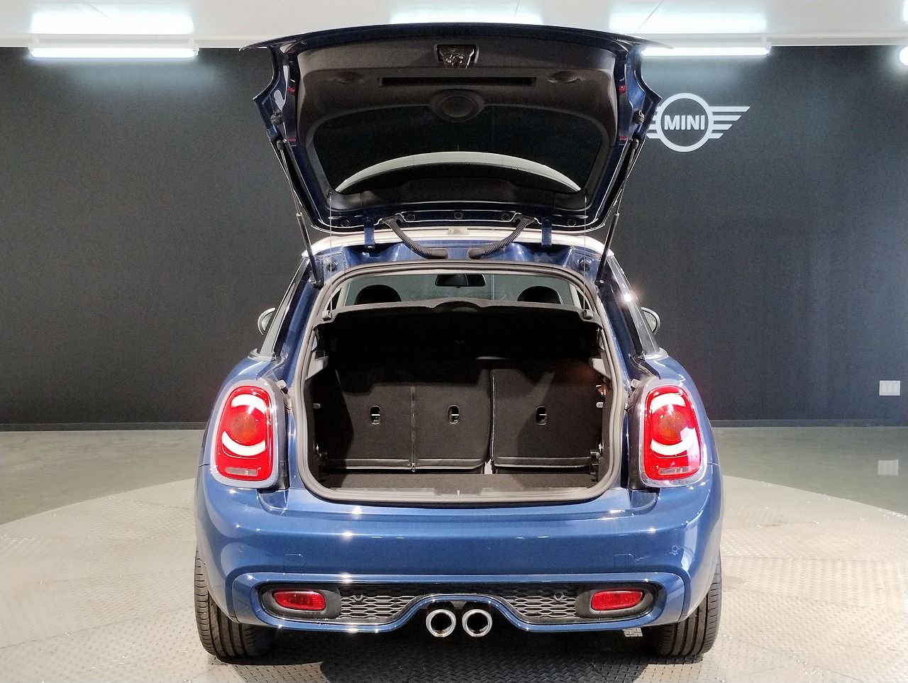 F55 COOPER S D(AT)