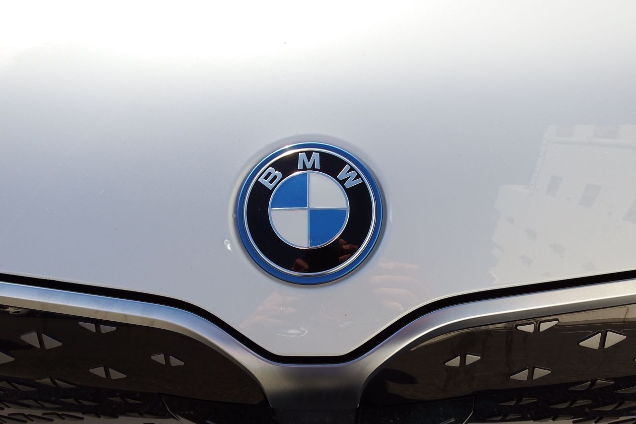 U11 iX1 xDrive30